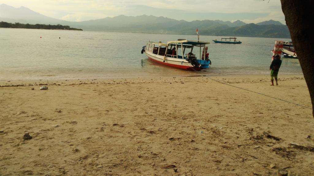 Hotel Lima Bintang à Gili Trawangan Extérieur photo