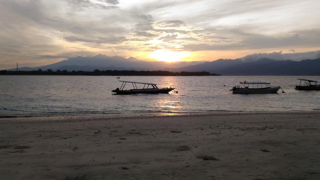 Hotel Lima Bintang à Gili Trawangan Extérieur photo