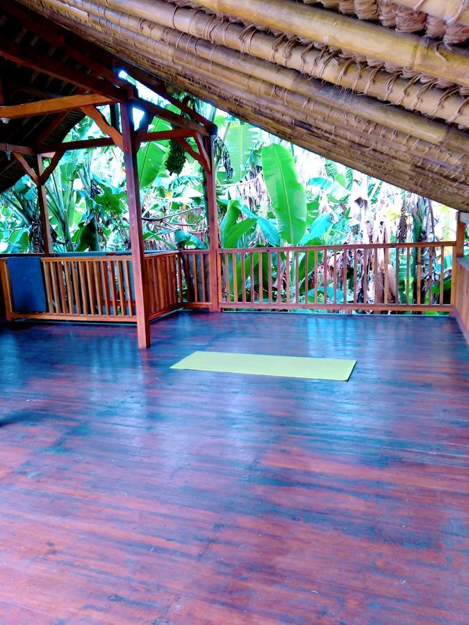 Hotel Lima Bintang à Gili Trawangan Extérieur photo