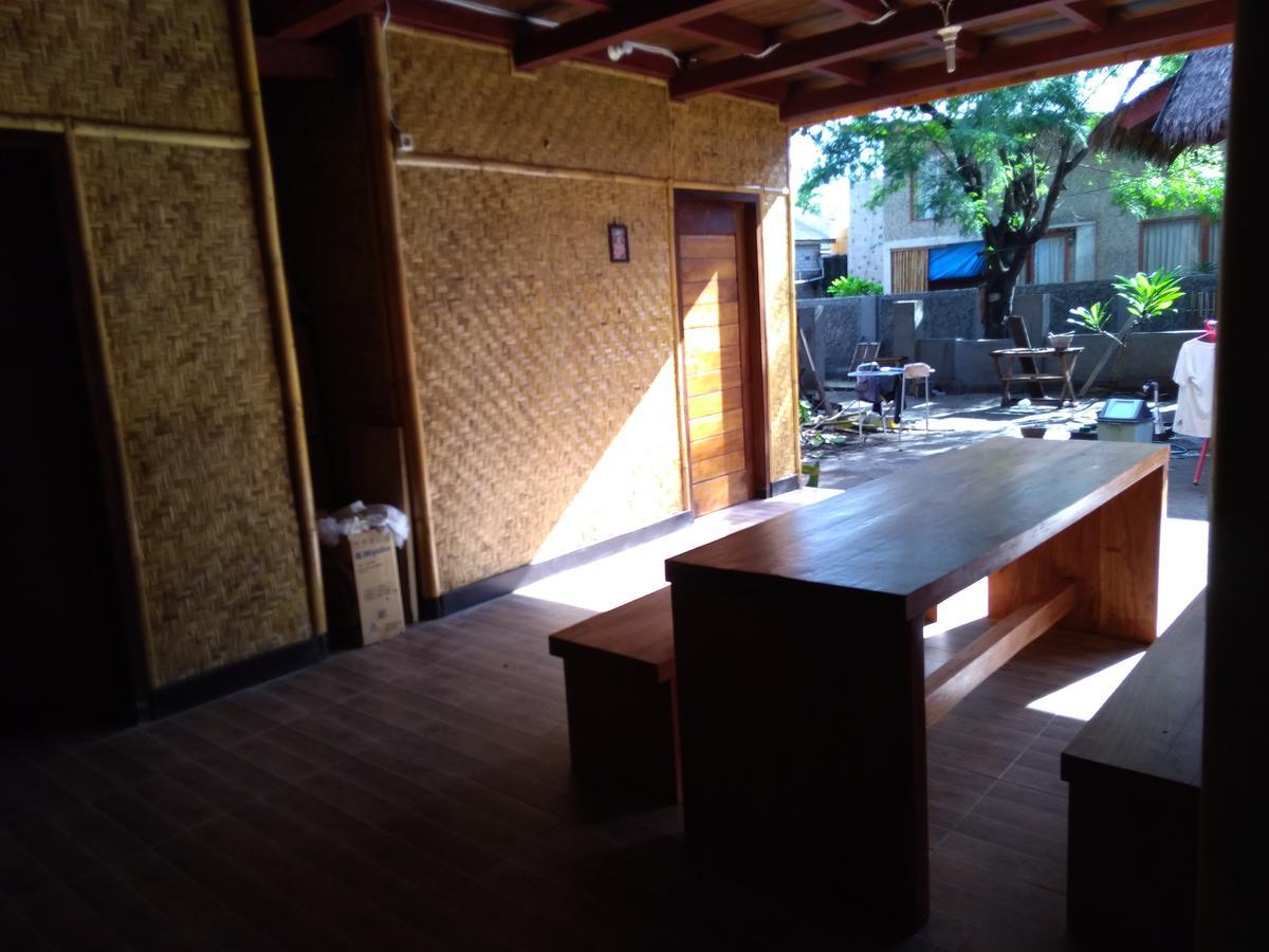 Hotel Lima Bintang à Gili Trawangan Extérieur photo